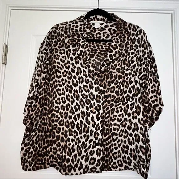H&M Animal Print Button Front Boxy Short Sleeve Blouse Shirt Top - Picture 4 of 10